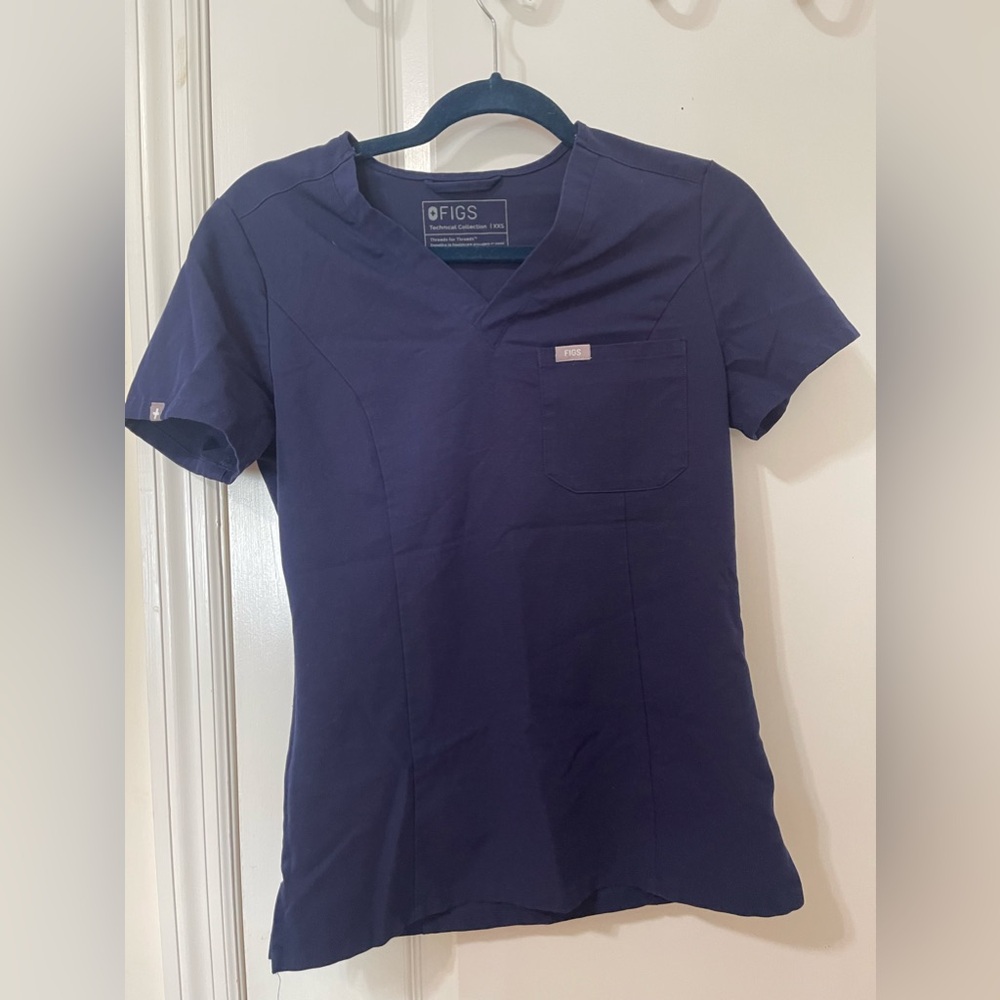 Figs Catarina one pocket scrub top navy